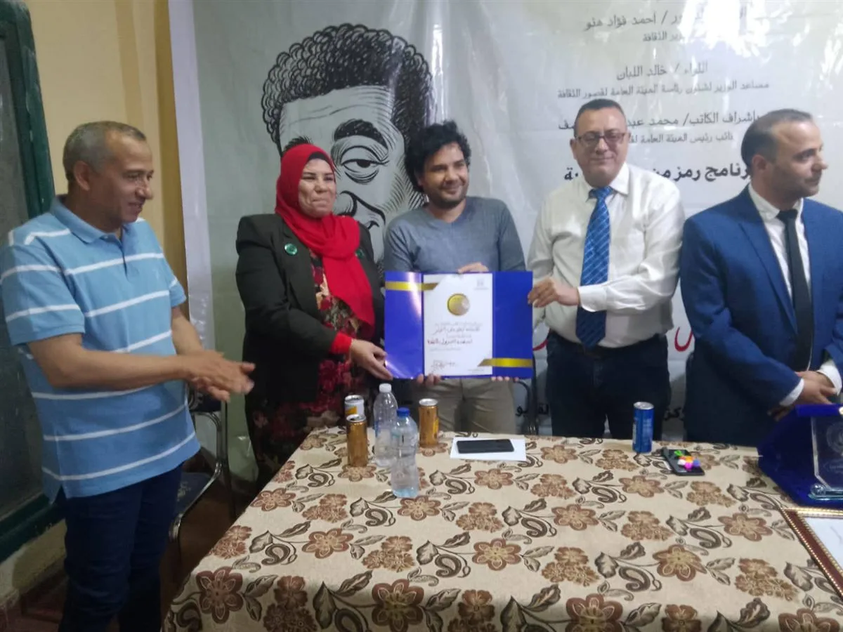 ثقافة القصور تكرم رحلة الفنان الرائد في فن الكاريكاتير محمد رخا ثقافة القصور تكرم رحلة الفنان الرائد في فن الكاريكاتير محمد رخا