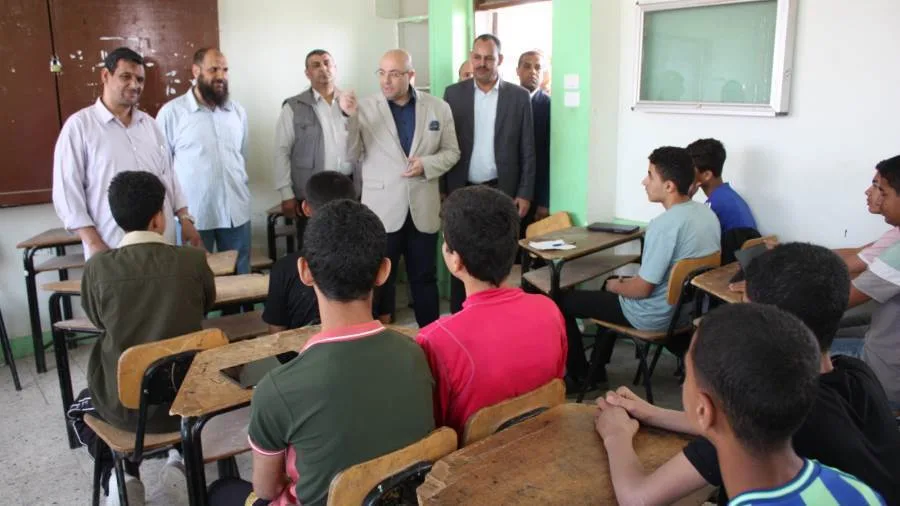 محافظ بني سويف يوجه بإجراء تحقيق مع مدرستي دشطوط للبنين “الإعدادية والثانوية” لعدم التزامهما بالمعايير التعليمية. محافظ بني سويف يوجه بإجراء تحقيق مع مدرستي دشطوط للبنين “الإعدادية والثانوية” لعدم التزامهما بالمعايير التعليمية.