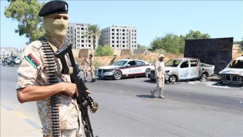 وزارة الدفاع الليبية تعلن عن بدء سريان اتفاق وقف إطلاق النار في طرابلس وزارة الدفاع الليبية تعلن عن بدء سريان اتفاق وقف إطلاق النار في طرابلس