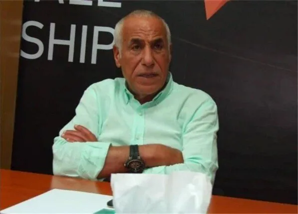 حسين لبيب يسافر إلى فرنسا لإجراء فحوصات طبية معينة. حسين لبيب يسافر إلى فرنسا لإجراء فحوصات طبية معينة.
