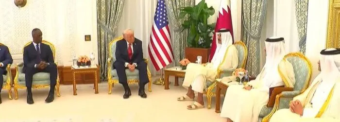 عاجل | أمير قطر يُخبر ترامب: أدرك أنك تسعى للسلام وترغب في تحقيقه في المنطقة عاجل | أمير قطر يُخبر ترامب: أدرك أنك تسعى للسلام وترغب في تحقيقه في المنطقة