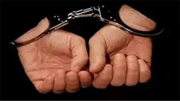 كان يخطط لبيعها.. Arrest of a dealer in possession of hashish in Faisal. كان يخطط لبيعها.. Arrest of a dealer in possession of hashish in Faisal.