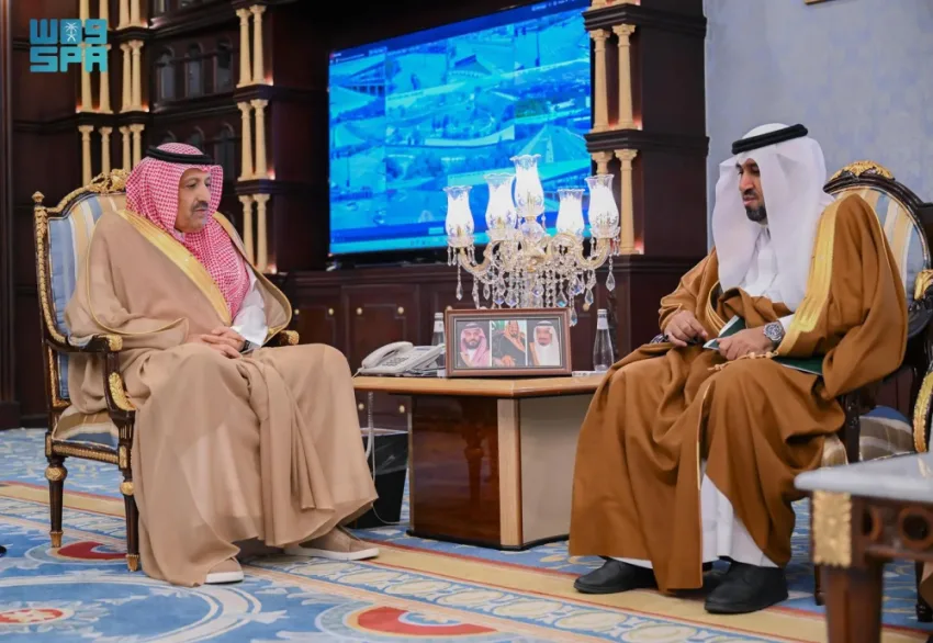 الأمير حسام بن سعود يرحب برئيس وأعضاء مجلس إدارة غرفة الباحة الأمير حسام بن سعود يرحب برئيس وأعضاء مجلس إدارة غرفة الباحة