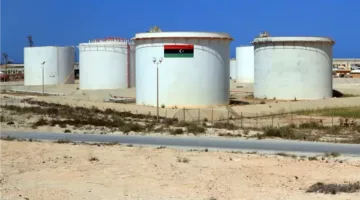 شركة سرت للنفط والغاز الليبية تعلن وقف النقل البري إلى المنطقة الغربية مع تدهور الأوضاع الأمنية في طرابلس