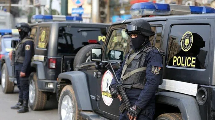 القبض على خمسة أفراد متورطين في غسل 60 مليون جنيه من عائدات تجارة المخدرات القبض على خمسة أفراد متورطين في غسل 60 مليون جنيه من عائدات تجارة المخدرات
