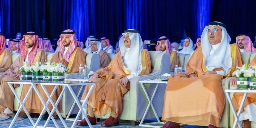 أمير المنطقة الشرقية يطلق فعاليات مؤتمر التحول الرقمي 2025 أمير المنطقة الشرقية يطلق فعاليات مؤتمر التحول الرقمي 2025