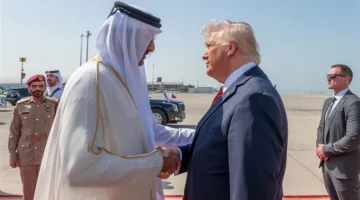 أمير قطر والرئيس الأمريكي يشهدان توقيع مجموعة من الاتفاقيات الثنائية.