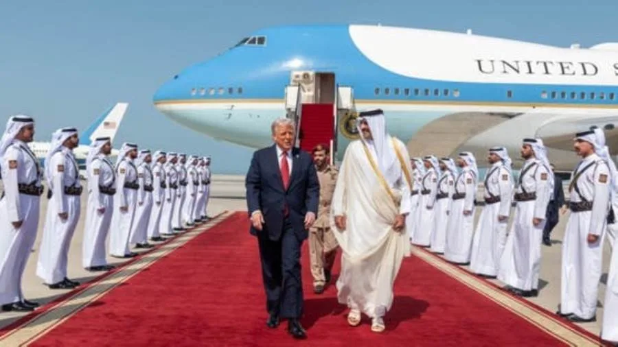 أمير قطر والرئيس الأمريكي يشاركان في توقيع اتفاقيات تعاون بين الدولتين أمير قطر والرئيس الأمريكي يشاركان في توقيع اتفاقيات تعاون بين الدولتين