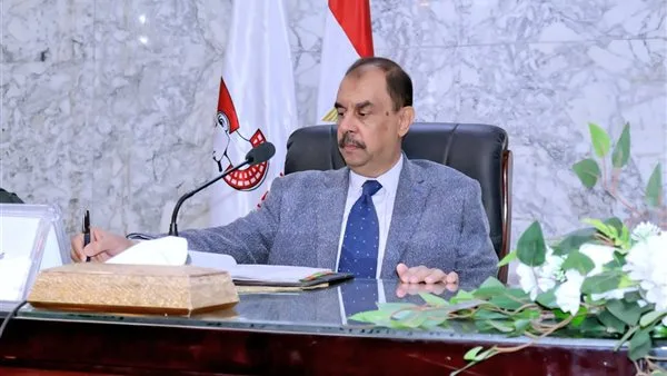 محافظ سوهاج يحيل قضية مخالفات في بيع أرض مملوكة للدولة إلى النيابة العامة والإدارية. محافظ سوهاج يحيل قضية مخالفات في بيع أرض مملوكة للدولة إلى النيابة العامة والإدارية.
