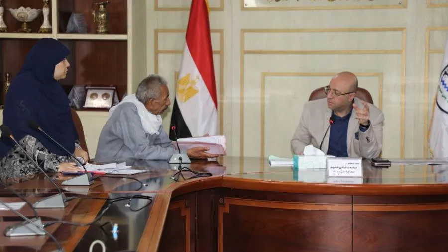 في جلسته الأسبوعية: محافظ بني سويف يستعرض شكاوى واحتياجات القرى والمواطنين في جلسته الأسبوعية: محافظ بني سويف يستعرض شكاوى واحتياجات القرى والمواطنين