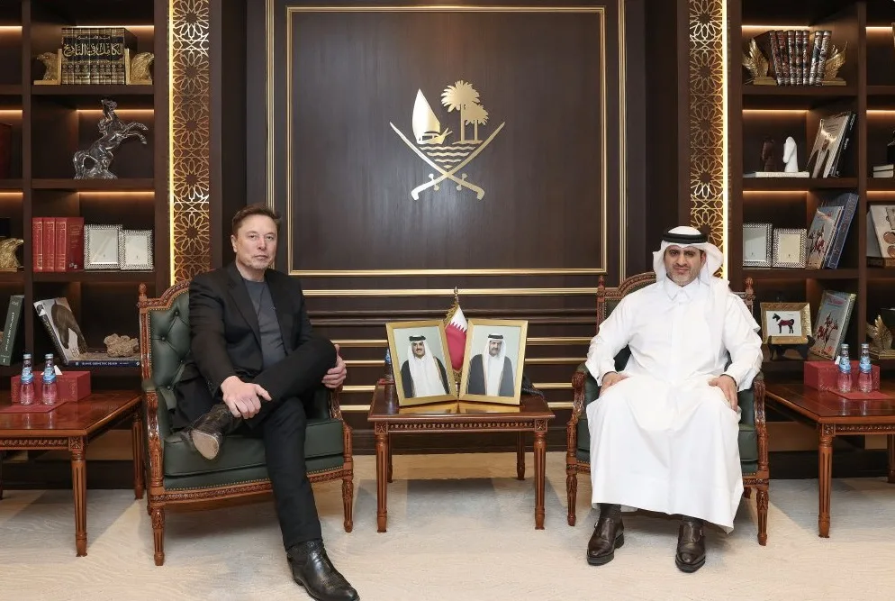 محافظ البنك المركزي القطري يلتقي بإيلون ماسك محافظ البنك المركزي القطري يلتقي بإيلون ماسك