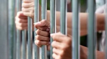 اعتقال مشتبه بهم بتوجيه طفل واستغلاله في حظيرة حيوانات بالشرقية