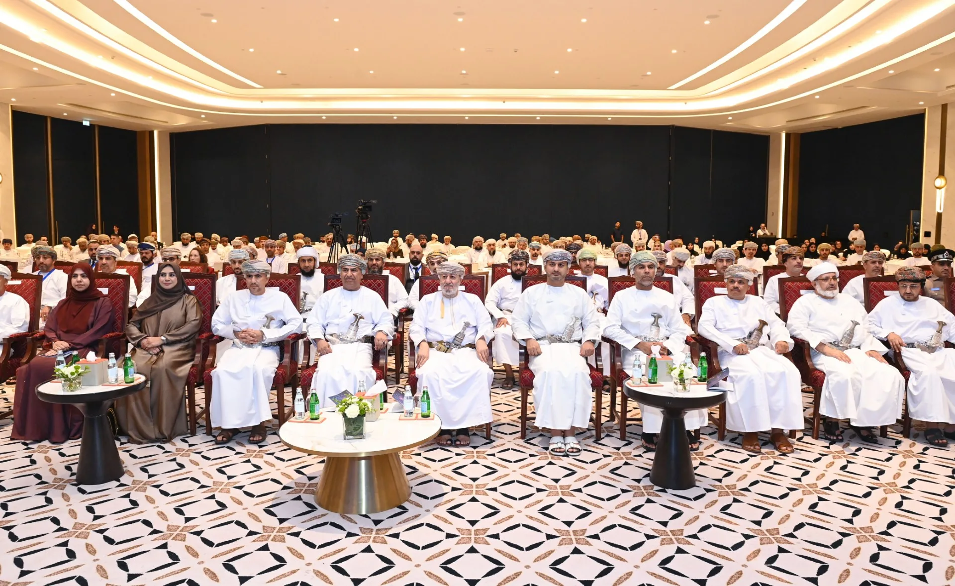 ندوة حول مستقبل الذكاء الاصطناعي في القطاع القضائي توصي بسن قانون يحدد مدى استخدام الذكاء الاصطناعي. ندوة حول مستقبل الذكاء الاصطناعي في القطاع القضائي توصي بسن قانون يحدد مدى استخدام الذكاء الاصطناعي.