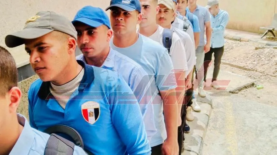 طلاب التربية العسكرية في جامعة كفر الشيخ يقدمون تبرعات بالدم للمستشفى الجامعي. طلاب التربية العسكرية في جامعة كفر الشيخ يقدمون تبرعات بالدم للمستشفى الجامعي.