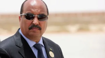 موريتانيا: حكم بالسجن 15 عاماً على الرئيس السابق ولد عبد العزيز بتهمة الفساد.