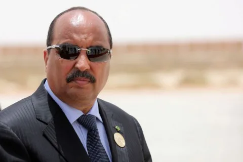 موريتانيا: حكم بالسجن 15 عاماً على الرئيس السابق ولد عبد العزيز بتهمة الفساد. موريتانيا: حكم بالسجن 15 عاماً على الرئيس السابق ولد عبد العزيز بتهمة الفساد.