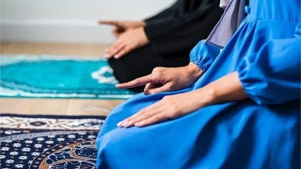 تأويل حلم الصلاة للعزباء: الفرح والنجاح القريب تأويل حلم الصلاة للعزباء: الفرح والنجاح القريب