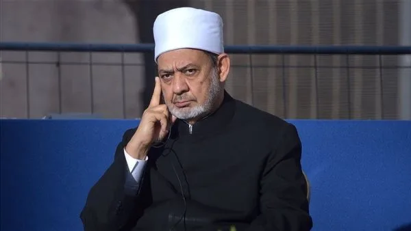 شيخ الأزهر يجري مكالمة هاتفية مع البابا الجديد ليو الرابع عشر في الفاتيكان شيخ الأزهر يجري مكالمة هاتفية مع البابا الجديد ليو الرابع عشر في الفاتيكان