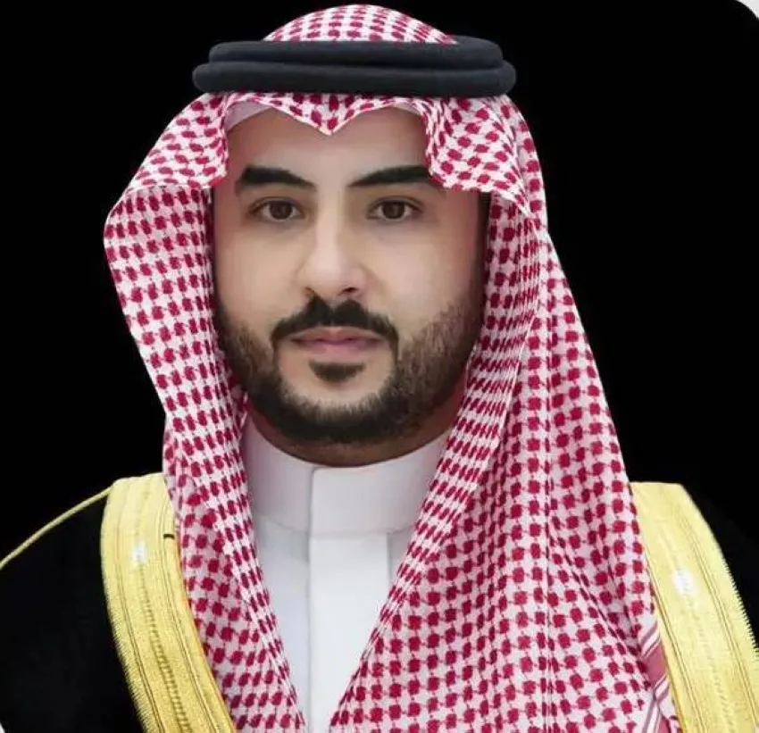 وزير الدفاع يجتمع مع صاحب السمو رئيس دولة الإمارات العربية المتحدة وزير الدفاع يجتمع مع صاحب السمو رئيس دولة الإمارات العربية المتحدة