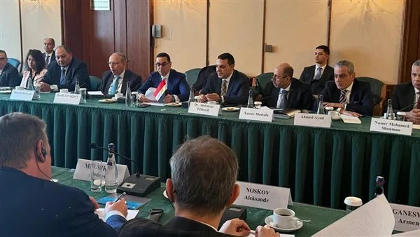وزير الاستثمار: التوصل إلى اتفاق لتعزيز التعاون الاقتصادي بين مصر وروسيا في 10 مجالات. وزير الاستثمار: التوصل إلى اتفاق لتعزيز التعاون الاقتصادي بين مصر وروسيا في 10 مجالات.