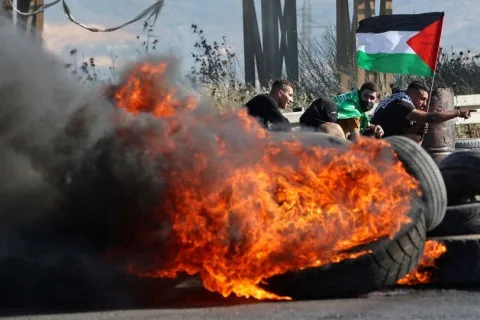 فلسطين: إنهاء الهجوم الإسرائيلي على غزة والضفة ضرورة لتحقيق نجاح جهود السلام فلسطين: إنهاء الهجوم الإسرائيلي على غزة والضفة ضرورة لتحقيق نجاح جهود السلام