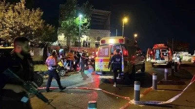 إطلاق نار يستهدف سيارة إسرائيلية في شمال الضفة الغربية.. وإصابات خطيرة تترتب على الحادث إطلاق نار يستهدف سيارة إسرائيلية في شمال الضفة الغربية.. وإصابات خطيرة تترتب على الحادث