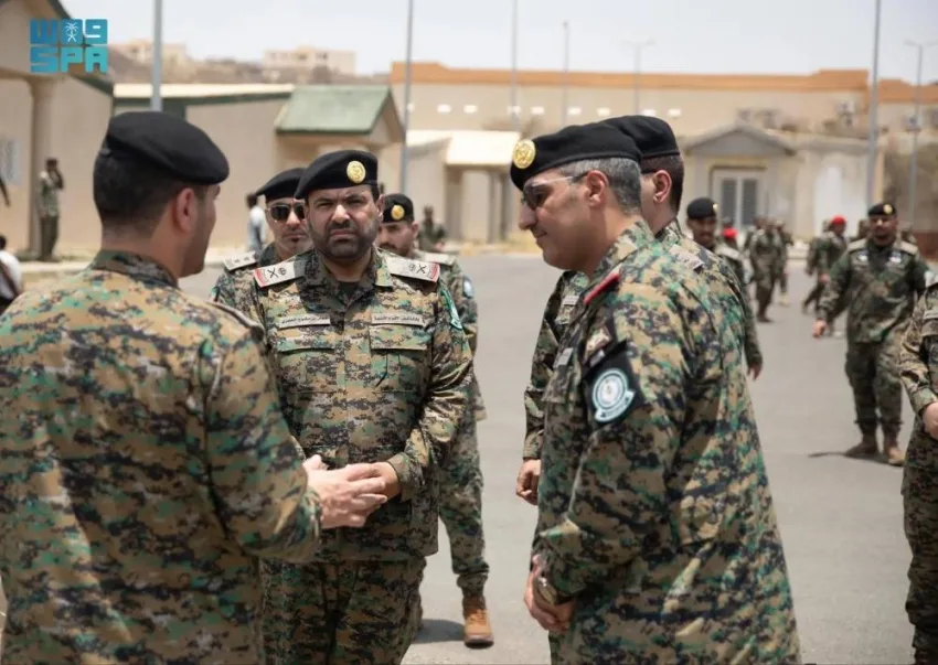 العنزي يزور قوات الأفواج في جازان وعسير العنزي يزور قوات الأفواج في جازان وعسير