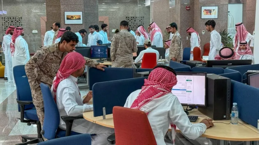 جامعة الملك عبدالعزيز تستضيف برنامج التوظيف المبكر للموظفين في وزارة الدفاع جامعة الملك عبدالعزيز تستضيف برنامج التوظيف المبكر للموظفين في وزارة الدفاع