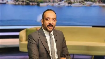 أحمد حمدي يُعيَّن في لجنة الشكاوى والاقتراحات بالهيئة الوطنية للصحافة. أحمد حمدي يُعيَّن في لجنة الشكاوى والاقتراحات بالهيئة الوطنية للصحافة.