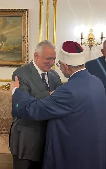 رئيس جامعة الأزهر يشارك في مؤتمر الاحتفال بمرور 75 عامًا من التميز والريادة في جامعة عين شمس رئيس جامعة الأزهر يشارك في مؤتمر الاحتفال بمرور 75 عامًا من التميز والريادة في جامعة عين شمس