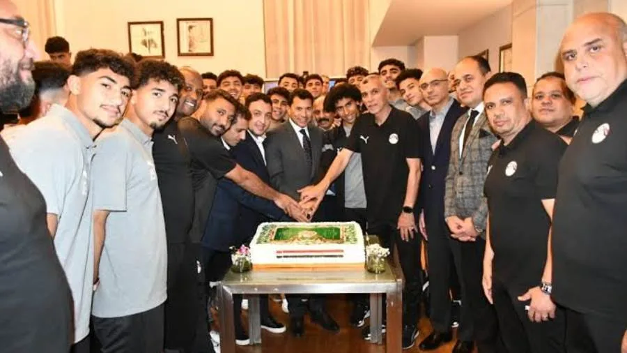 وزير الرياضة يدعم منتخب الشباب قبل مباراته مع المغرب في نصف نهائي كأس أمم إفريقيا وزير الرياضة يدعم منتخب الشباب قبل مباراته مع المغرب في نصف نهائي كأس أمم إفريقيا