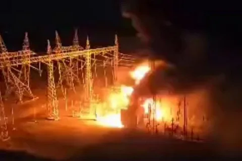 السودان: هجوم لقوات الدعم السريع يؤدي إلى حرائق وانقطاع للتيار الكهربائي في الخرطوم السودان: هجوم لقوات الدعم السريع يؤدي إلى حرائق وانقطاع للتيار الكهربائي في الخرطوم