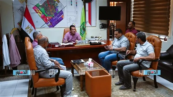 رئيس جهاز العاشر: لن نتسامح مع المكاتب التي تتجاهل الجدول الزمني للمشروعات رئيس جهاز العاشر: لن نتسامح مع المكاتب التي تتجاهل الجدول الزمني للمشروعات