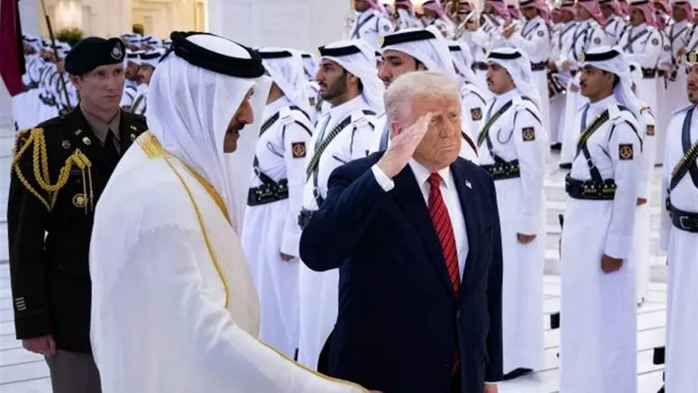 ترامب وأمير قطر يشاهدان “العرضة” (فيديو) ترامب وأمير قطر يشاهدان “العرضة” (فيديو)