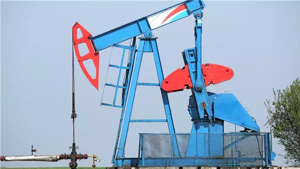 أسعار النفط تستمر في الانخفاض.. وإيران هي السبب الرئيسي أسعار النفط تستمر في الانخفاض.. وإيران هي السبب الرئيسي