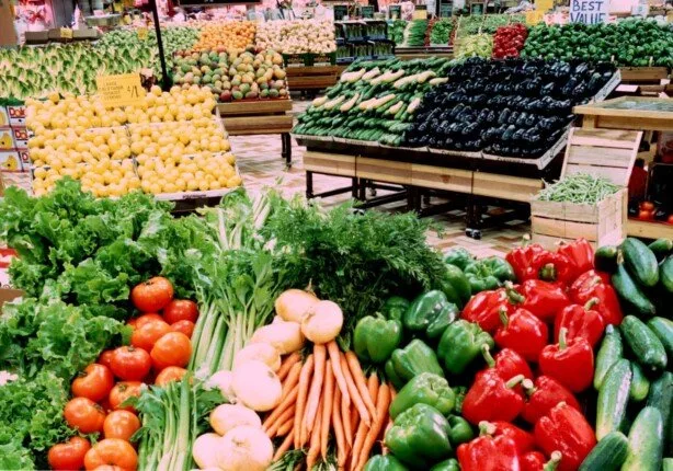 أسعار الفواكه والخضروات في سوق العبور اليوم الخميس، 15 مايو 2025