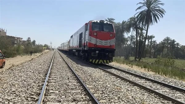 طالب في حالة حرجة بعد بتر ذراعه نتيجة سقوطه تحت عجلات القطار في قنا طالب في حالة حرجة بعد بتر ذراعه نتيجة سقوطه تحت عجلات القطار في قنا