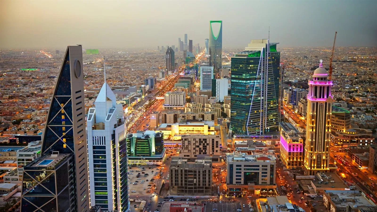استقرار معدل التضخم في السعودية عند 2.3% في أبريل بفضل تراجع الإيجارات استقرار معدل التضخم في السعودية عند 2.3% في أبريل بفضل تراجع الإيجارات
