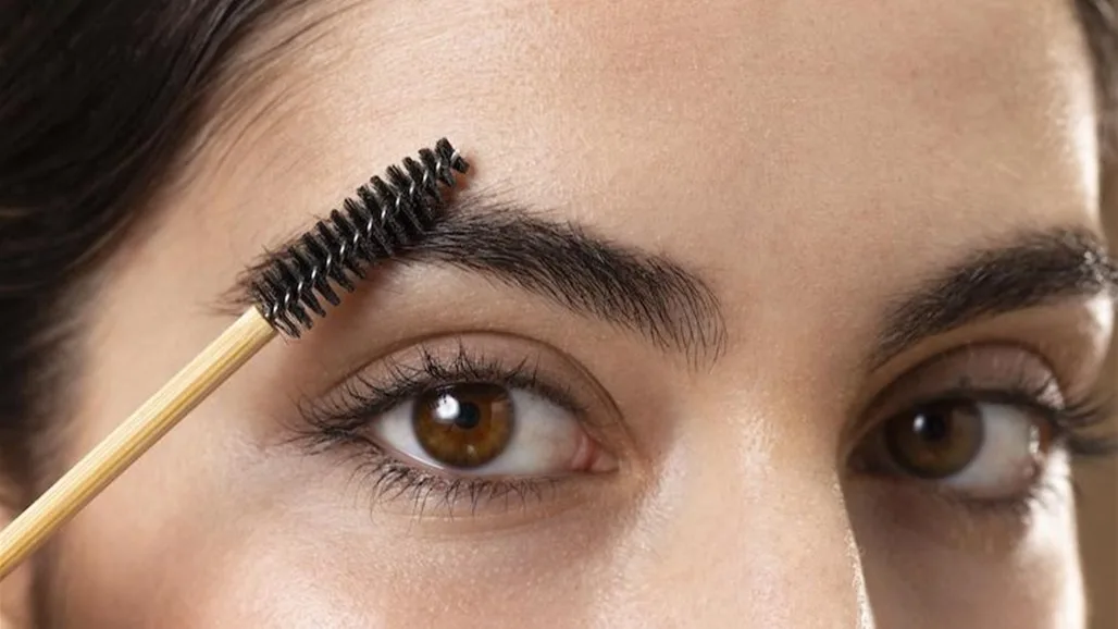 تعزيز كثافة الحواجب بطرق طبيعية: وصفات منزلية ونصائح فعالة تعزيز كثافة الحواجب بطرق طبيعية: وصفات منزلية ونصائح فعالة