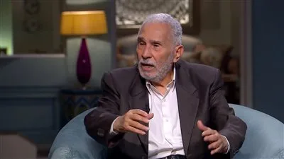 ابن عبد الرحمن أبو زهرة: صندوق المعاشات قطع راتب والدي رغم أنه ما زال على قيد الحياة ابن عبد الرحمن أبو زهرة: صندوق المعاشات قطع راتب والدي رغم أنه ما زال على قيد الحياة