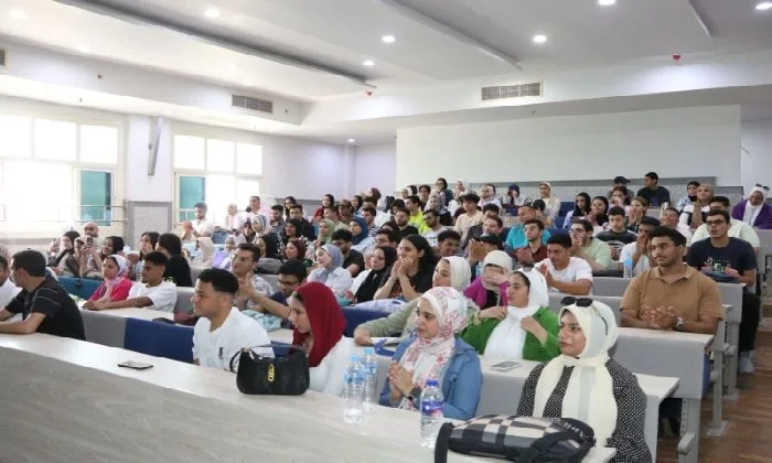 كلية العلوم الإنسانية بحلوان الأهلية تنظم ورشة عمل حول إدارة الذات وتنمية الشخصية الإيجابية لتطوير مهارات الطلاب كلية العلوم الإنسانية بحلوان الأهلية تنظم ورشة عمل حول إدارة الذات وتنمية الشخصية الإيجابية لتطوير مهارات الطلاب