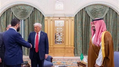 الشهابي: القمة الأمريكية الخليجية امتحان لمصداقية المواقف العربية… ومصر ترفض تهجير الفلسطينيين وتؤكد على حقوقهم الكاملة الشهابي: القمة الأمريكية الخليجية امتحان لمصداقية المواقف العربية… ومصر ترفض تهجير الفلسطينيين وتؤكد على حقوقهم الكاملة