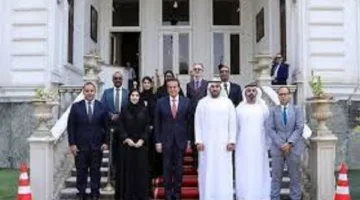 وزير الصحة يستعرض سبل تحسين الخدمات في مستشفيي الشيخ زايد التخصصي وآل نهيان