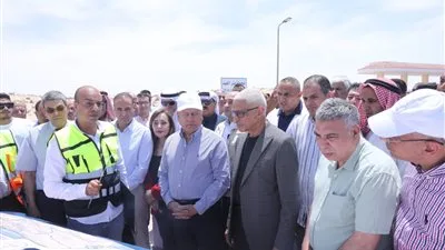 وزير النقل يتابع تقدم مشروع إنشاء خط السكك الحديدية في بئر العبد وزير النقل يتابع تقدم مشروع إنشاء خط السكك الحديدية في بئر العبد