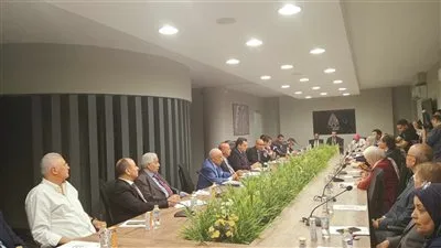 نائب رئيس مجلس الدولة: قانون الإيجار القديم يزرع الانقسام بين الملاك والمستأجرين.. ويجب اتخاذ خطوات معالجة متوازنة لحماية النسيج الوطني. نائب رئيس مجلس الدولة: قانون الإيجار القديم يزرع الانقسام بين الملاك والمستأجرين.. ويجب اتخاذ خطوات معالجة متوازنة لحماية النسيج الوطني.