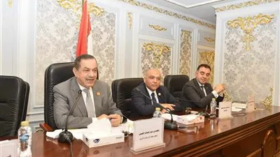 الزراعة التقليدية تبحث في إنشاء نظام زراعي صناعي.. والجبلي يطالب بوضع خطة استثمارية شاملة الزراعة التقليدية تبحث في إنشاء نظام زراعي صناعي.. والجبلي يطالب بوضع خطة استثمارية شاملة