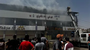 صور: نشوب حريق في مركز ألعاب بالبصرة