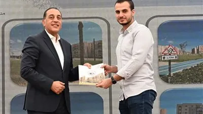 رئيس الوزراء يوزع عقود وحدات مشروع “سكن لكل المصريين” في مدينة أكتوبر الجديدة