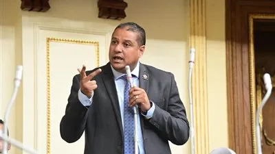 نائب التنسيقية محمد إسماعيل: قانون تقسيم الدوائر إنجاز يمثل إضافة جديدة للبرلمان ويعزز شرعية المجلس قانونياً. نائب التنسيقية محمد إسماعيل: قانون تقسيم الدوائر إنجاز يمثل إضافة جديدة للبرلمان ويعزز شرعية المجلس قانونياً.