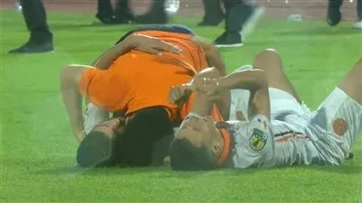 نهضة بركان المغربية تتوج بكأس الكونفدرالية للمرة الثالثة بعد انتصارها على سيمبا بنتيجة 3-1 في مجموع المباراتين. نهضة بركان المغربية تتوج بكأس الكونفدرالية للمرة الثالثة بعد انتصارها على سيمبا بنتيجة 3-1 في مجموع المباراتين.